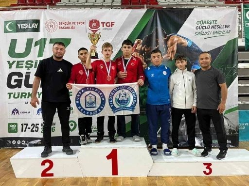 G&uuml;reşte Yıldırım Fırtınası
