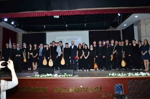 Güzel Sanatlar Lisesi öğretmen ve öğrencilerinden Neşet Ertaş konseri
