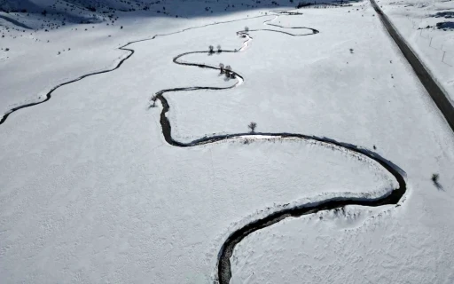 G&uuml;zeldere mendereslerinin kar manzarası hayran bıraktı
