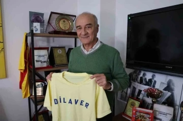 Hababam Sınıfı’nın Dilaver’i depremde ağır hasar alan evinden kurtarabildiği hatıralarıyla hayata yeniden başladı
