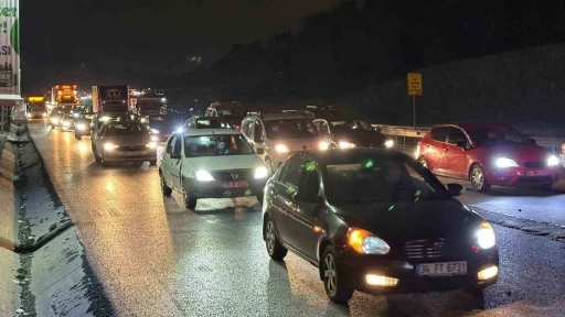 Habipler-Arnavutköy yolunda İSKİ kazı çilesi
