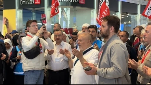 Hac kafilesi İstanbul Havalimanı&rsquo;ndan kutsal topraklara dualarla uğurlandı
