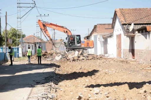 Hacıaliobası&rsquo;nda yol &ccedil;alışmaları başladı
