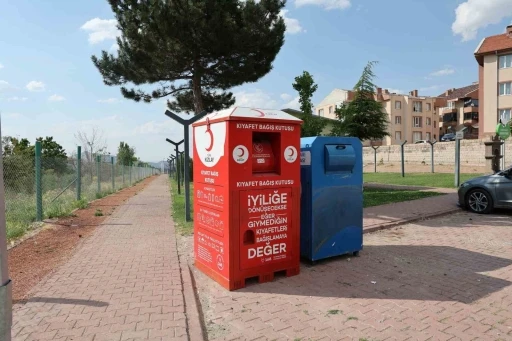 Hacılar&rsquo;da kıyafet bağış kutuları hizmete girdi
