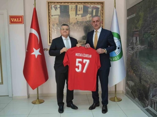 Hacıosmanoğlu&rsquo;ndan Sinop&rsquo;a milli ma&ccedil; ziyareti
