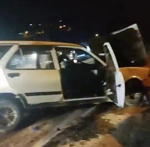 Hafif ticari araç ile otomobil çarpıştı: 6 yaralı

