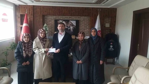 Hafızlık eğitimi &ouml;ğrencilerinden Filistin&rsquo;e bağış
