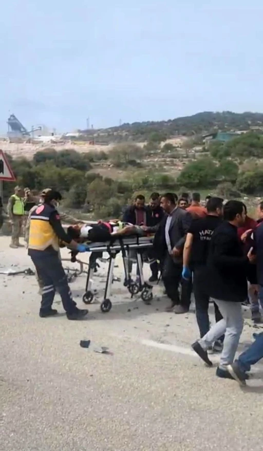 Hafriyat kamyonu ile otomobil çarpıştı: 1 ölü, 1 ağır yaralı
