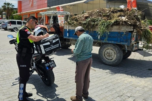 Hafriyat taşırken yolu kirletti, cezadan ka&ccedil;amadı
