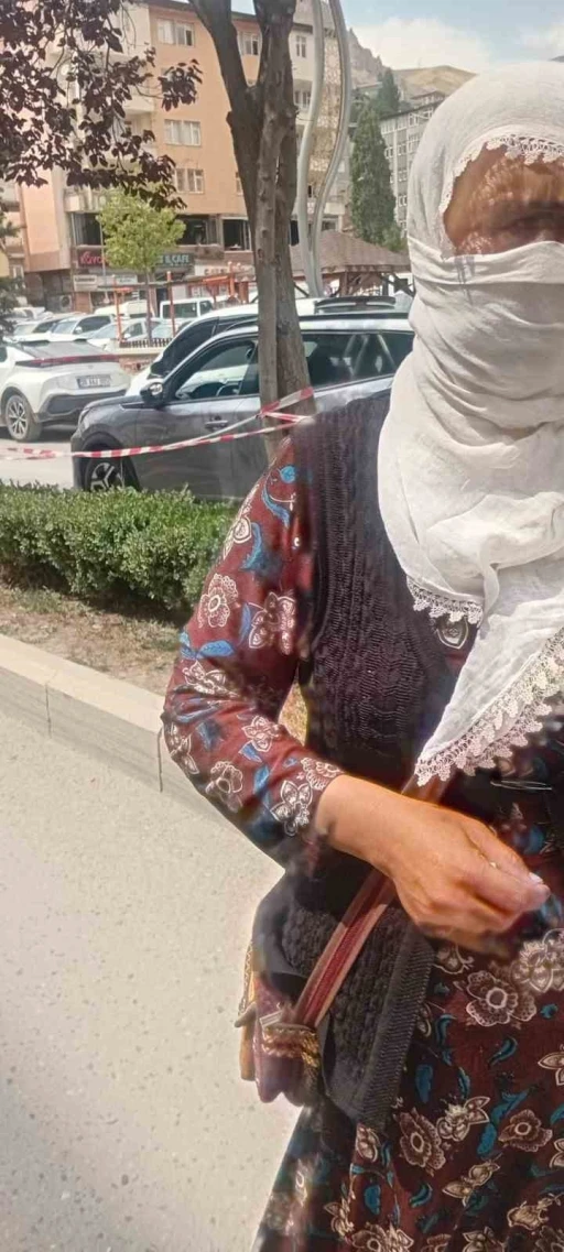 Hakkari’de 2 dilenci şehir dışına çıkarttı
