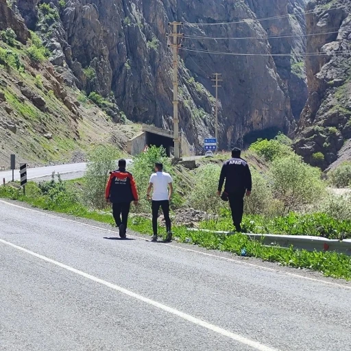 Hakkari’de 20 gündür kayıp kadını arama çalışmaları sürüyor
