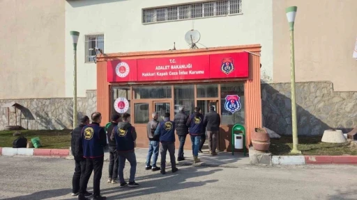Hakkari&rsquo;de 25 yıl hapis cezası bulanan 5 şahıs yakalandı
