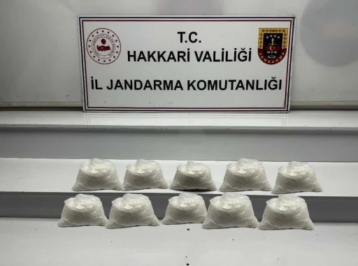 Hakkari’de 9 kilo metamfetamin ele geçirildi
