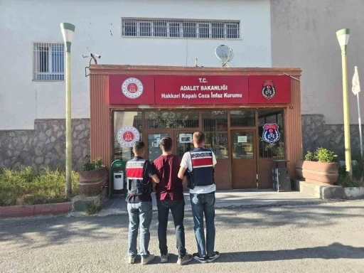 Hakkari&rsquo;de aranan 4 h&uuml;k&uuml;ml&uuml; JASAT operasyonuyla yakalandı
