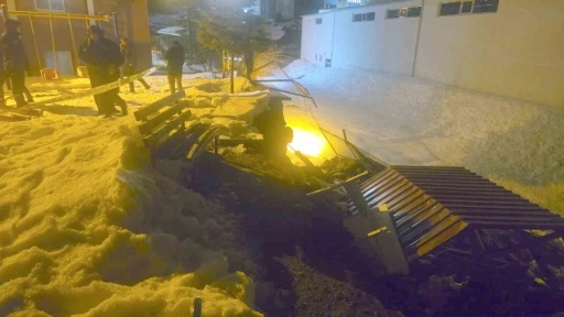 Hakkari&rsquo;de istinat duvarı &ccedil;&ouml;kt&uuml;
