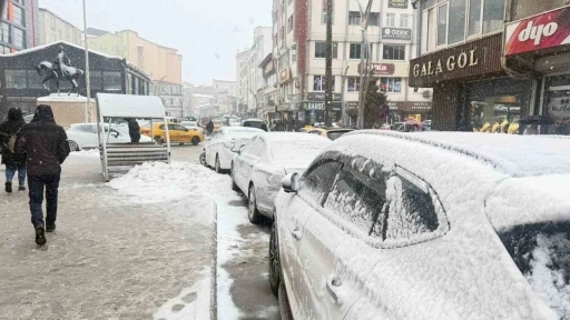 Hakkari&rsquo;de kar yağışı
