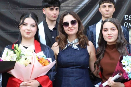 Hakkari&rsquo;de mezuniyet heyecanı
