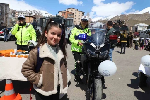 Hakkari&rsquo;de Polis Haftası etkinliğine yoğun ilgi
