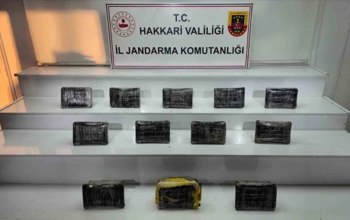 Zehir tacirlerine darbe: 15,5 kilo metamfetamin ele geçirildi