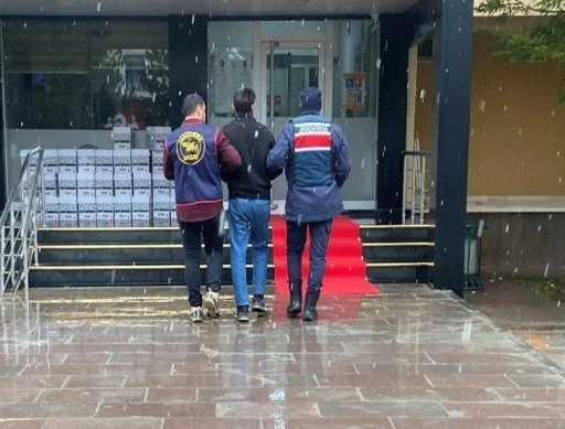Hakkında 20 yıl kesinleşmiş hapis cezası bulunan firari h&uuml;k&uuml;ml&uuml; Bayburt&rsquo;ta yakalandı

