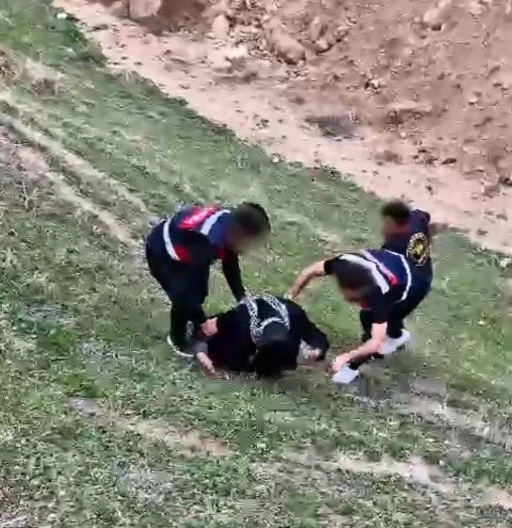 Hakkında 55 suçtan 223 yıl kesinleşmiş hapis cezası bulunan firari, ’çobanlık’ yaparken yakalandı
