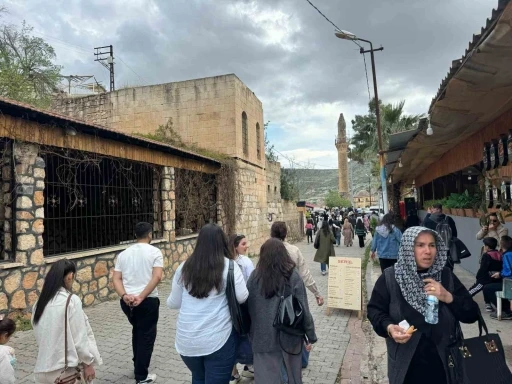 Halfeti, bayram tatilinde ziyaretçi akınına uğradı

