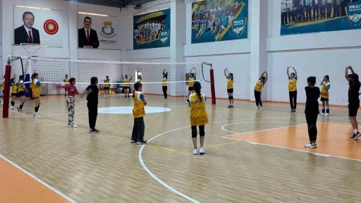 Haliliye Belediyesi salon sporlarıyla gençleri geleceğe hazırlıyor
