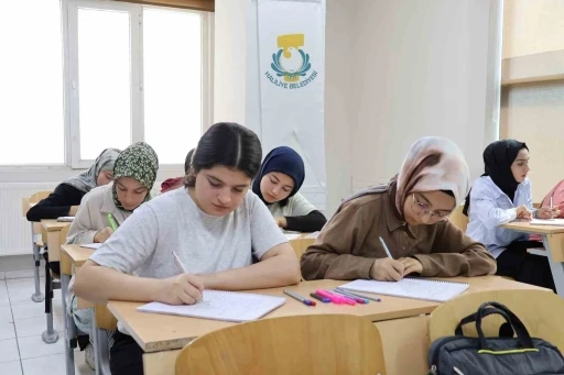 Haliliye&rsquo;de &uuml;niversite adaylarına &uuml;cretsiz yaz kursu
