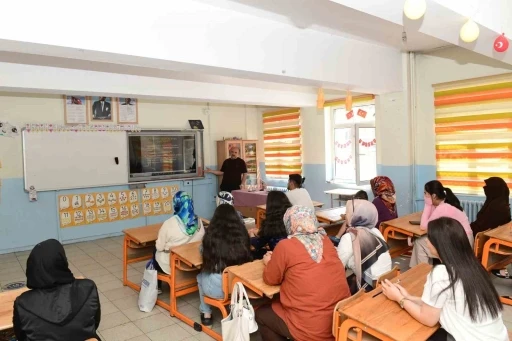Halk Eğitim Merkezi kurslarında hijyen eğitimi verildi
