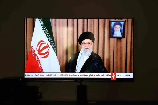 Hamaney: &quot;ABD, askeri bir müdahalenin kendileri için telafisi mümkün olmayan zararlara yol açacağını bilmeli&quot;
