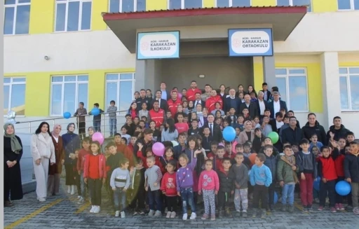 Hamur’da &quot;Mutlu et, mutlu ol&quot; projesi öğrencileri sevindirdi
