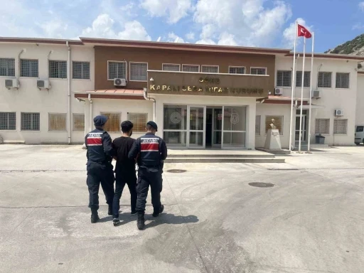 Hapis cezası ile aranan şahıs Kuşadası’nda yakalandı
