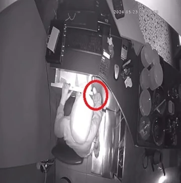 Harçlık aldığı kafeyi soyan tek elli hırsız kamerada
