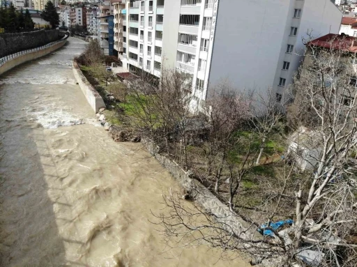 Harşit Çayı’nda yükselen su seviyesi vatandaşları tedirgin ediyor
