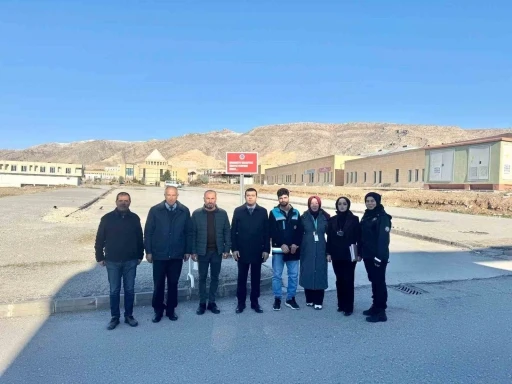 Hasankeyf&rsquo;te t&uuml;t&uuml;n denetimi: Halk sağlığı i&ccedil;in sahaya indiler

