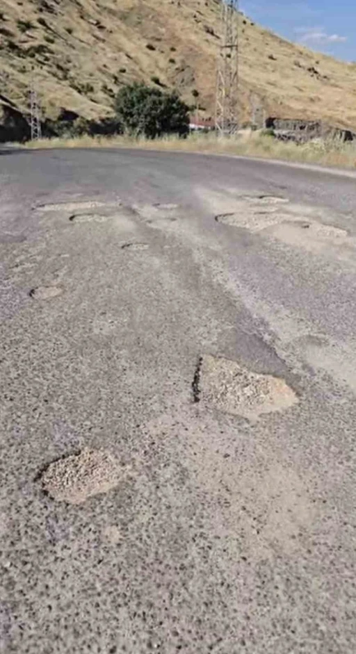 Haseran&rsquo;da vatandaşlar bozulan yolun onarılmasını istedi
