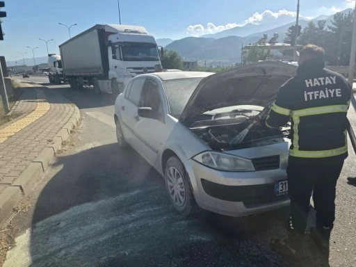 Hassa&rsquo;da otomobil yangını
