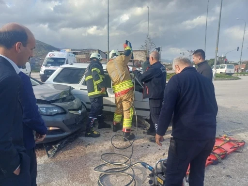Hassa&rsquo;da trafik kazası: 4 yaralı
