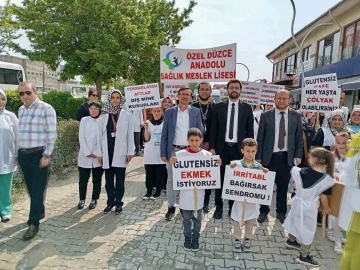 Hastane bahçesinde ücretsiz sağlık taraması yaptılar
