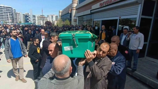 Hastane çalışanlarından mesai arkadaşlarına son görev
