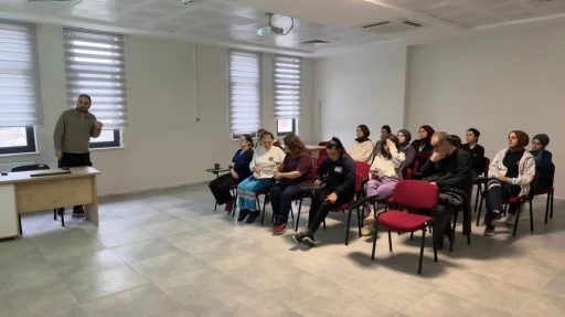 Hastane personeline atık y&ouml;netimi eğitimi
