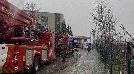 Hastane yemekhanesinde yangın paniği... &Ccedil;ok sayıda ekip sevk edildi
