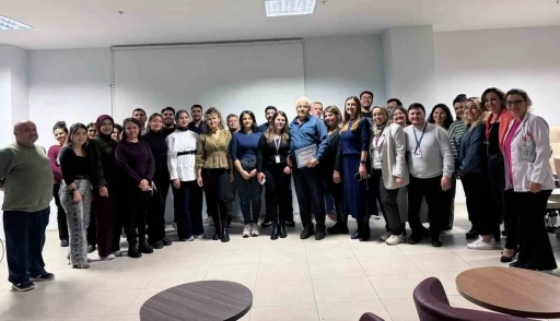 Hastanenin 40 yıllık emektarı i&ccedil;in veda t&ouml;reni
