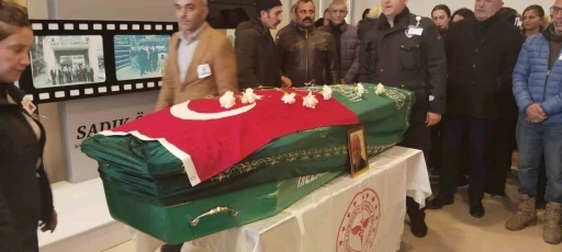 Hastasını muayene ettiği sırada kalp krizi ge&ccedil;irdi, hayatını kaybetti
