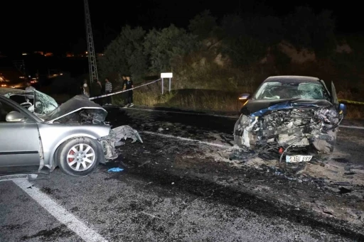 Hatalı sollama faciaya neden oldu: 1 &ouml;l&uuml;, 5 yaralı
