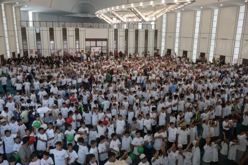 Hatay’da 1500 kuran kursu öğrencisi camide buluştu
