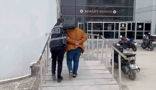 Hatay&rsquo;da başkasına ait banka kartıyla dolandırıcılık yapan ş&uuml;pheli tutuklandı
