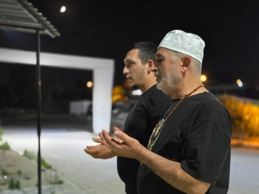 Hatay’da camilerde kuraklık, yangınlar ve şehitler için dua edildi
