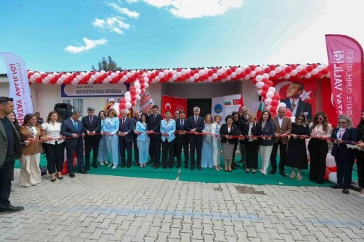Hatay&rsquo;da depremin ardından inşa edilen 232&rsquo;inci okulun a&ccedil;ılışı ger&ccedil;ekleştirildi
