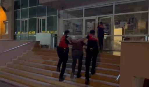 Hatay’da hapis cezasıyla aranan 2 kişi tutuklandı
